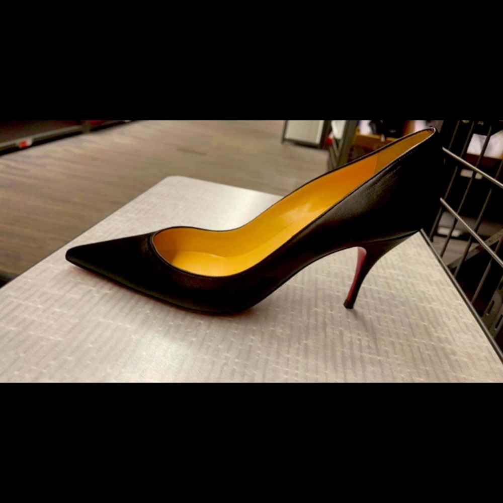 New Christian Lou Size 37 1/2 no box